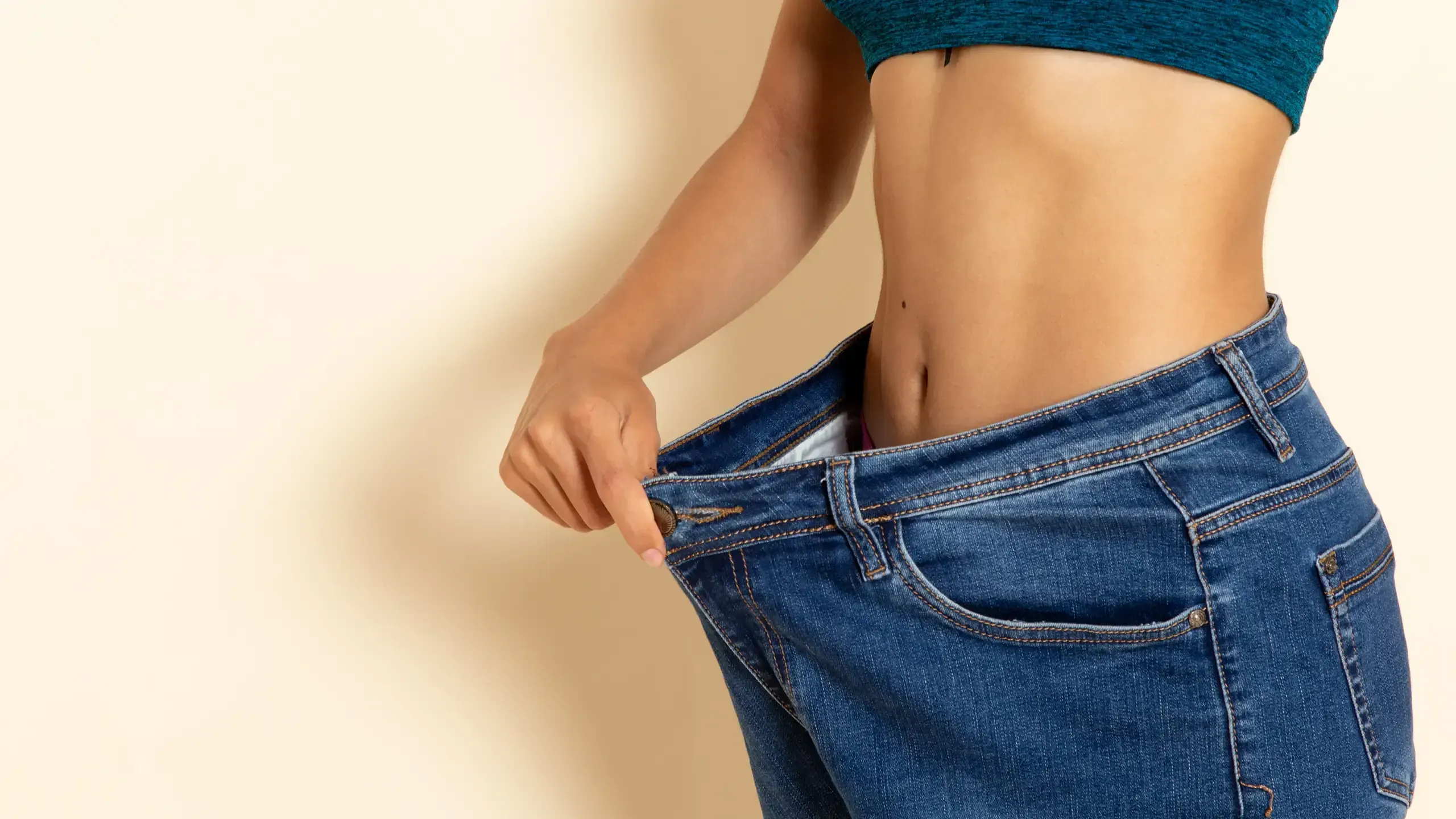 Abstract soft gradient background representing metabolic health and weight loss